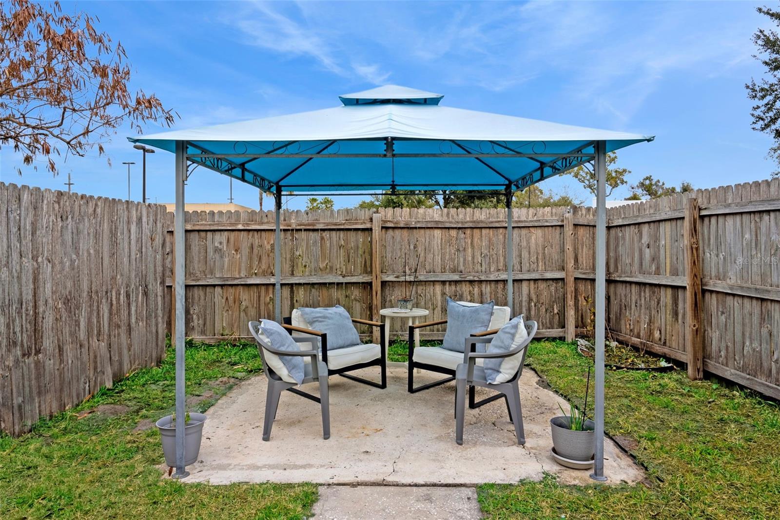 Image 24 of 33 For 233 E Church Ave