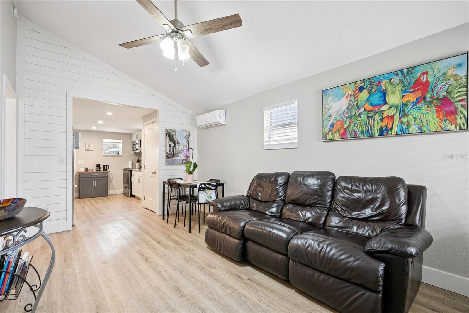 Image 7 of 33 For 233 E Church Ave