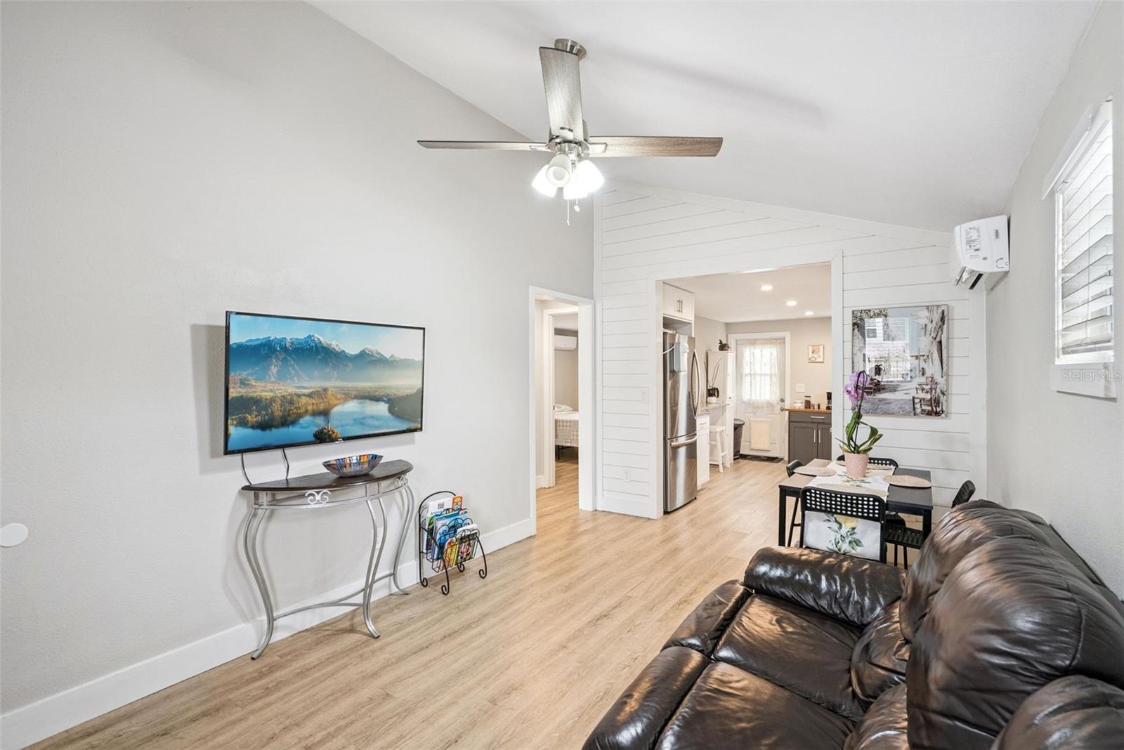 Image 8 of 33 For 233 E Church Ave