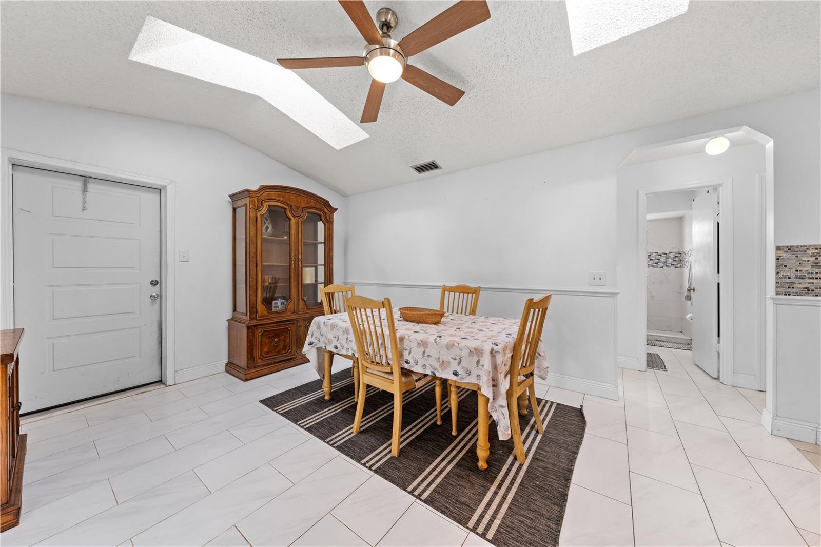 Image 24 of 50 For 461 Providence Boulevard