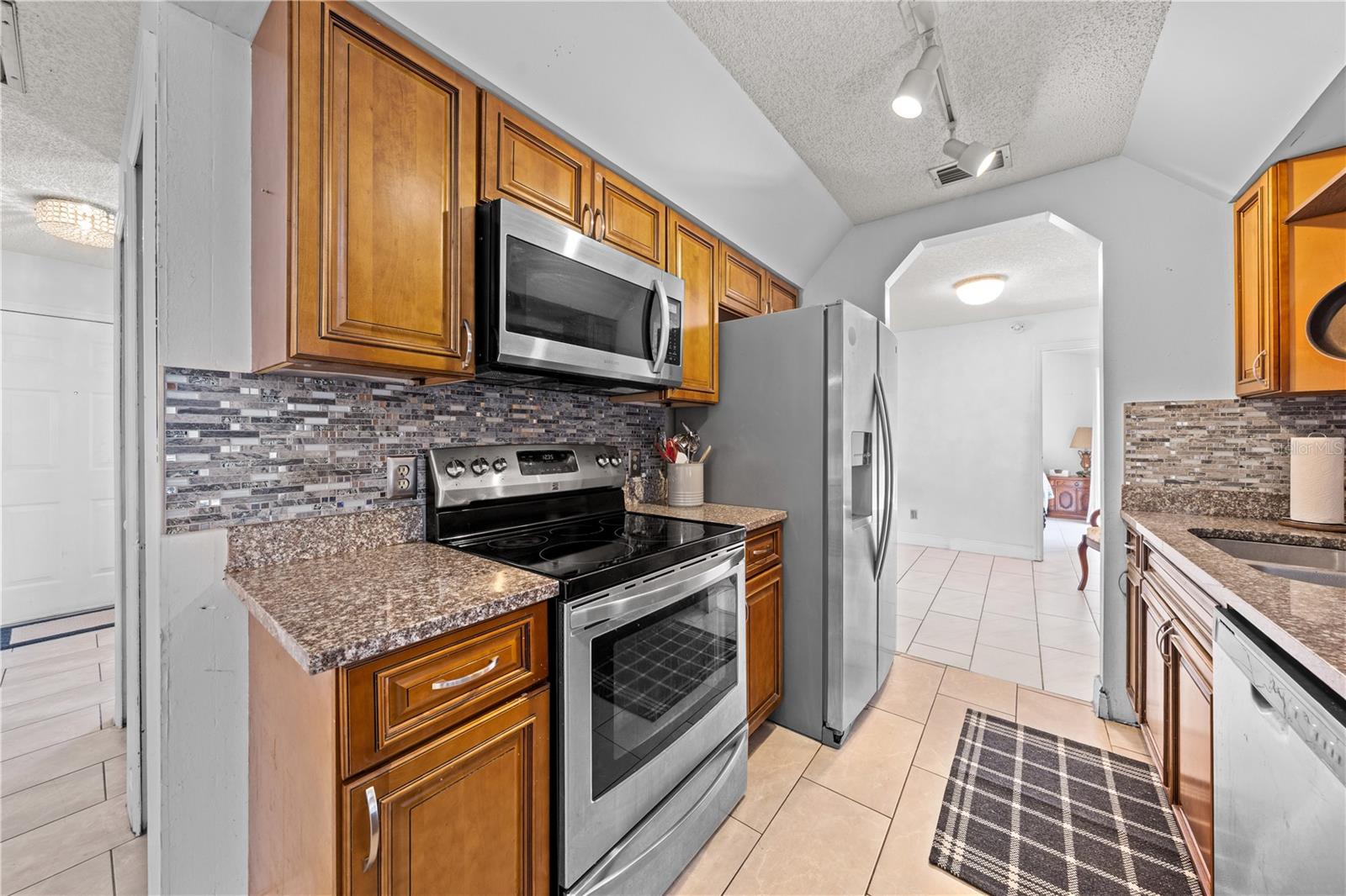 Image 29 of 50 For 461 Providence Boulevard