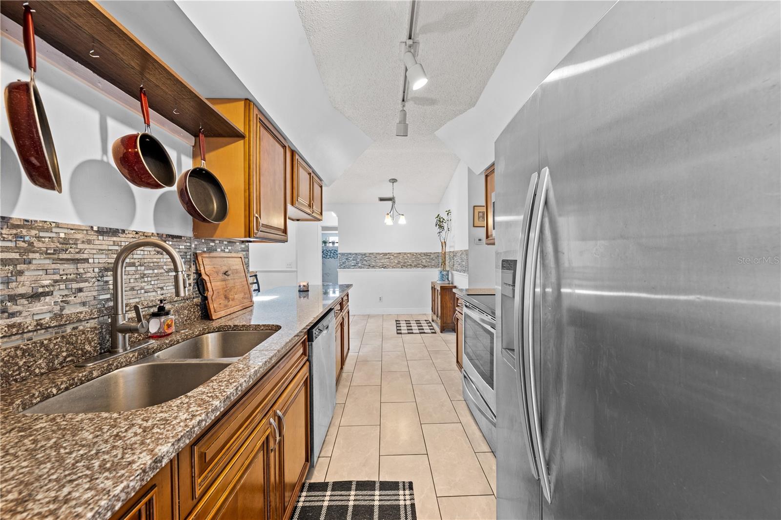 Image 31 of 50 For 461 Providence Boulevard