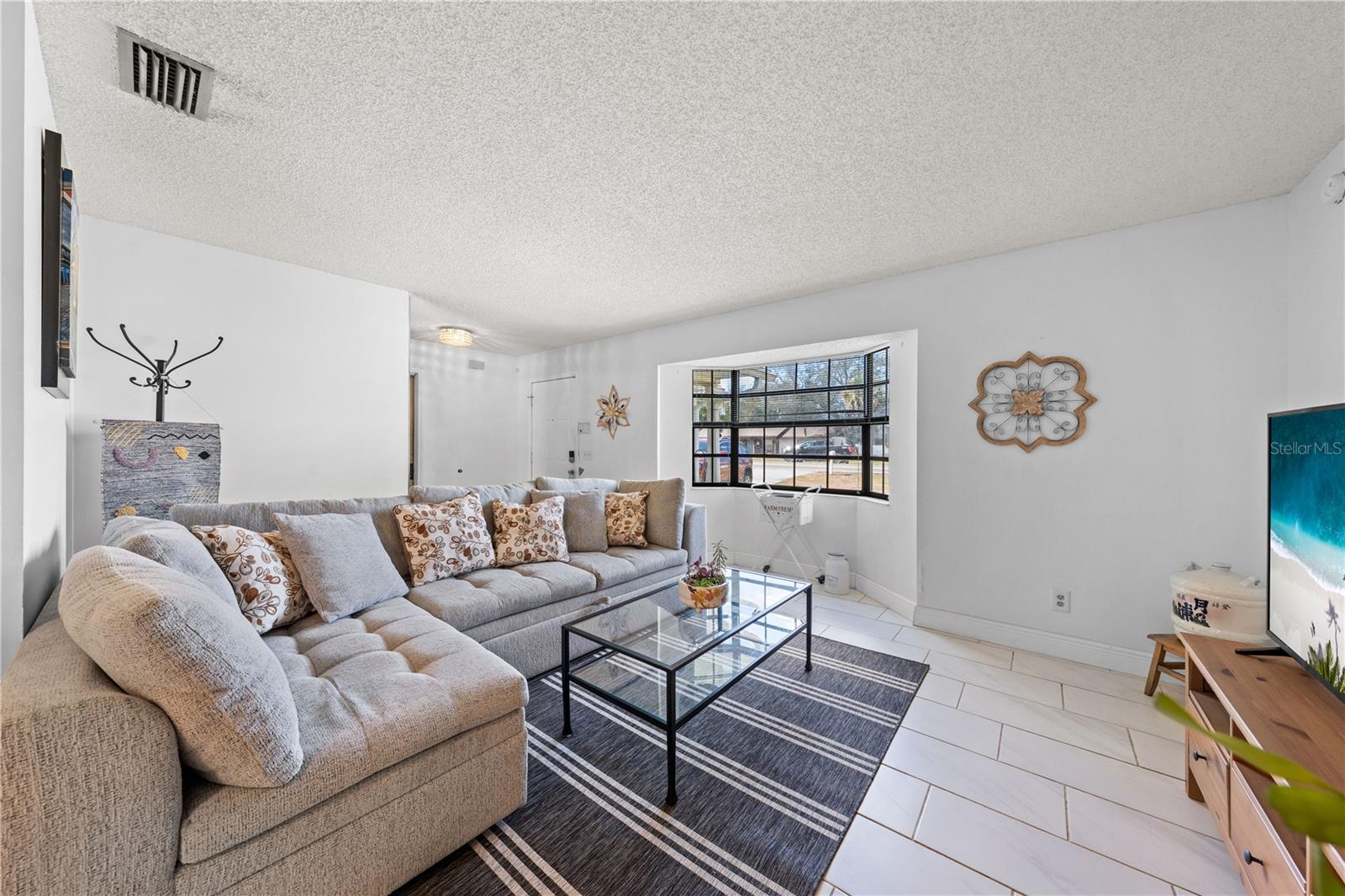 Image 4 of 50 For 461 Providence Boulevard