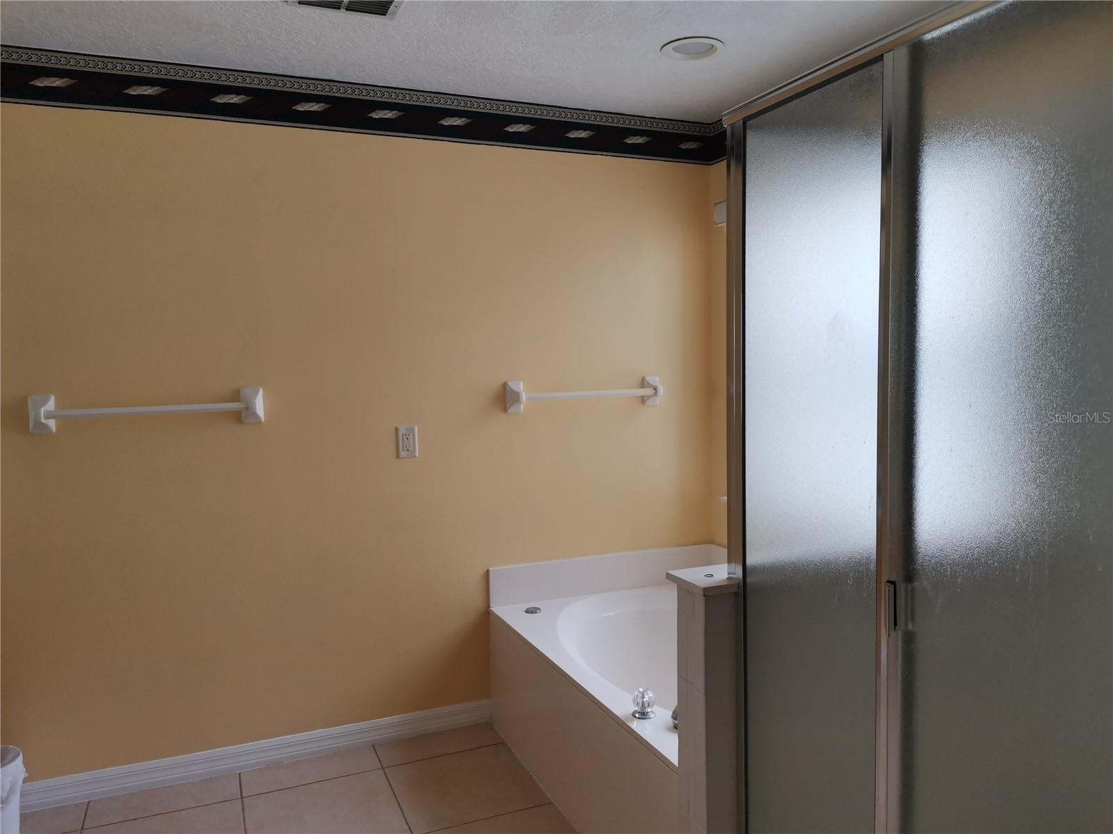 Image 11 of 22 For 270 Augustine Court