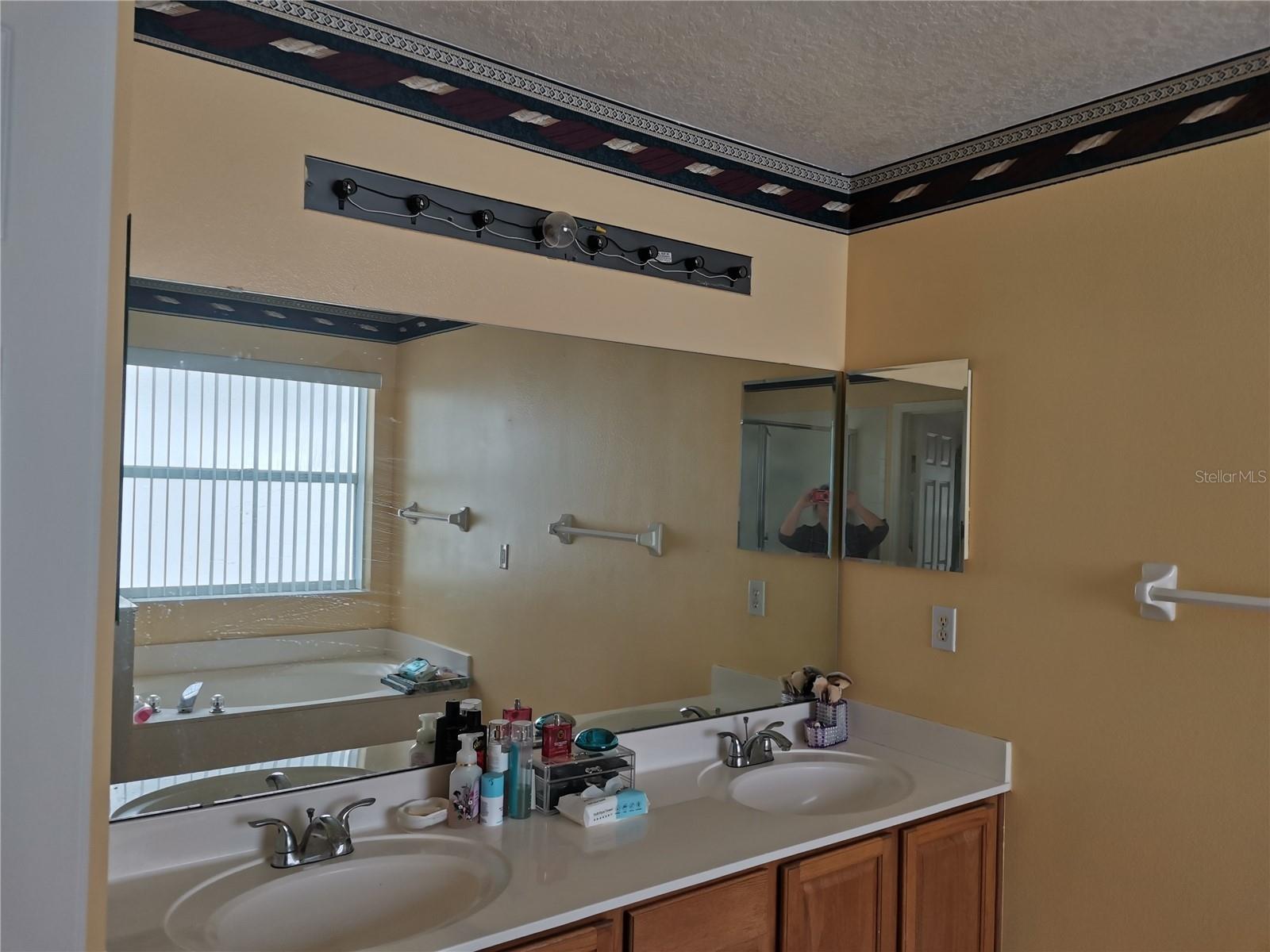 Image 12 of 22 For 270 Augustine Court