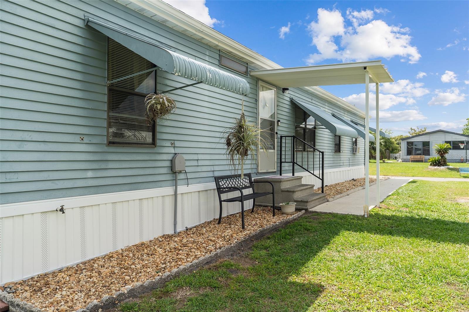 Image 4 of 40 For 1990 Crystal Lane