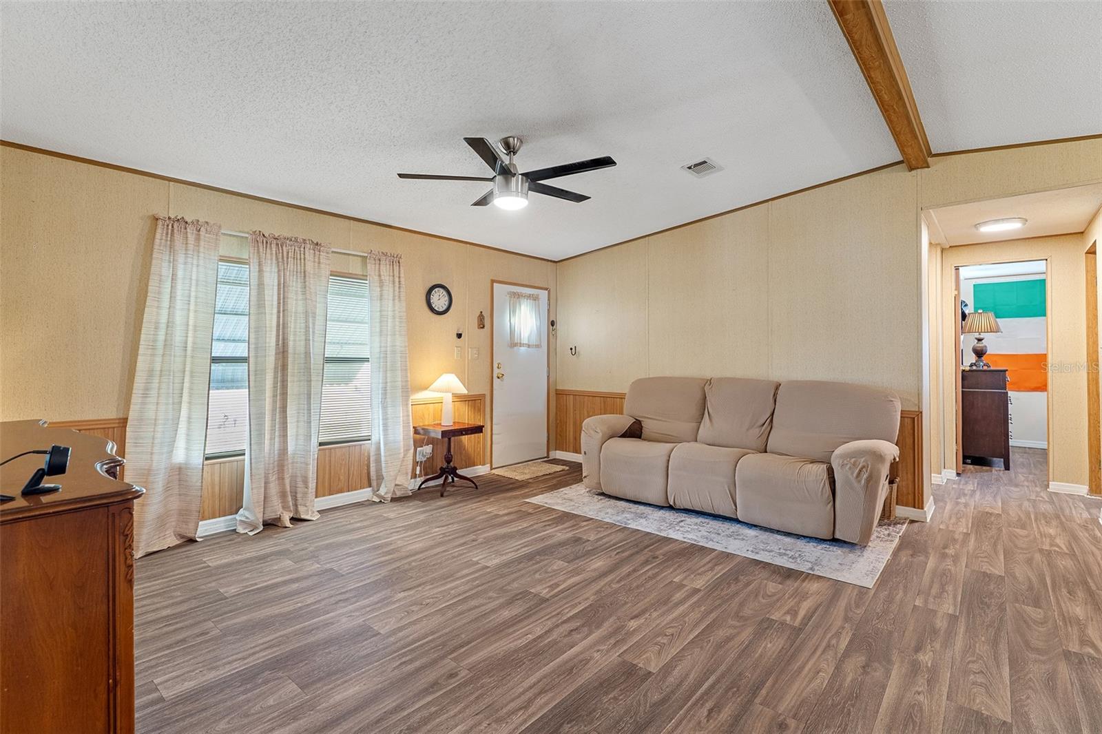 Image 6 of 40 For 1990 Crystal Lane