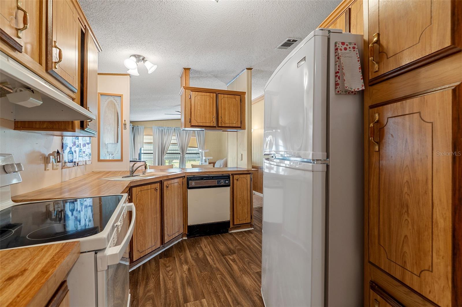 Image 8 of 40 For 1990 Crystal Lane