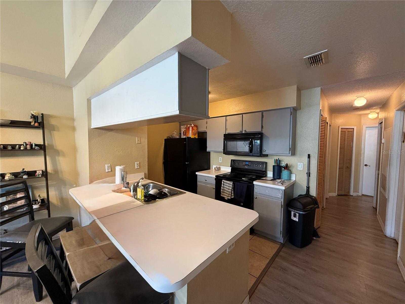 Image 17 of 21 For 2006 Royal Bay Boulevard 126