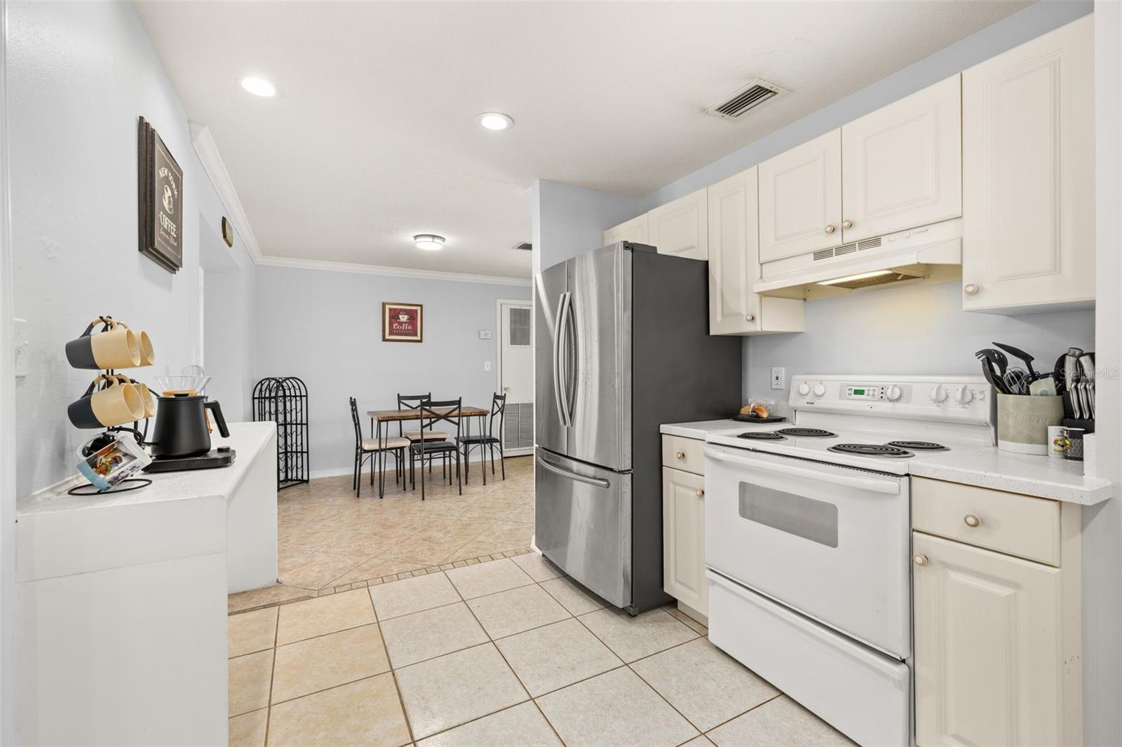 Image 18 of 45 For 2612 Carol Drive