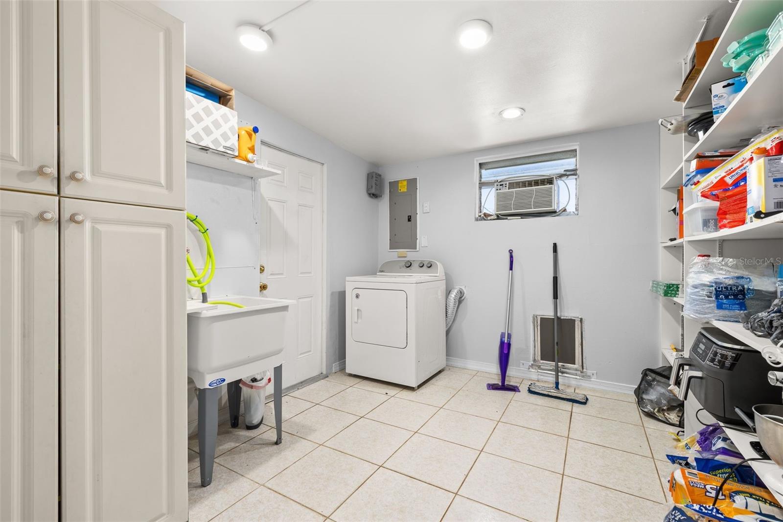 Image 19 of 45 For 2612 Carol Drive