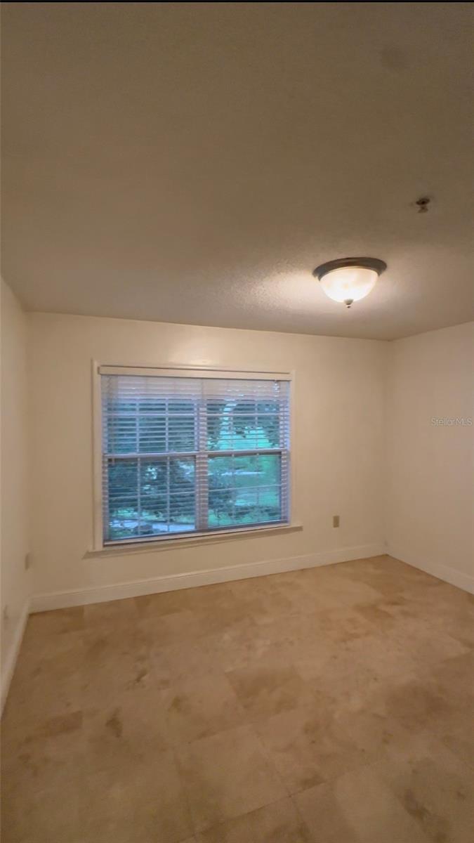 Image 8 of 9 For 2053 Dixie Bell F