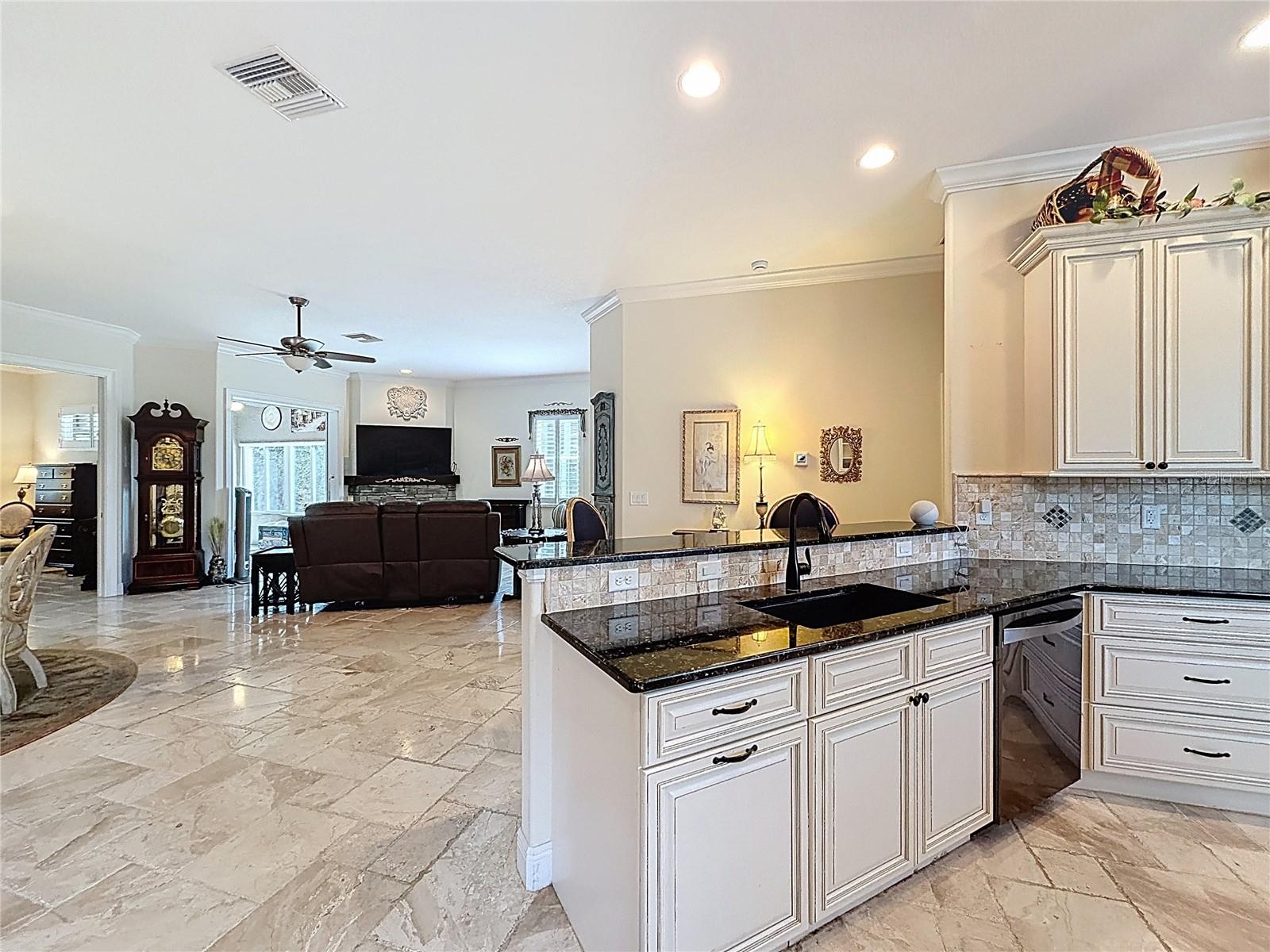 Image 13 of 39 For 9184 Deer Park Drive