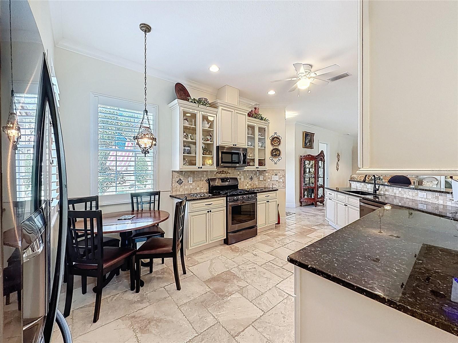 Image 14 of 39 For 9184 Deer Park Drive