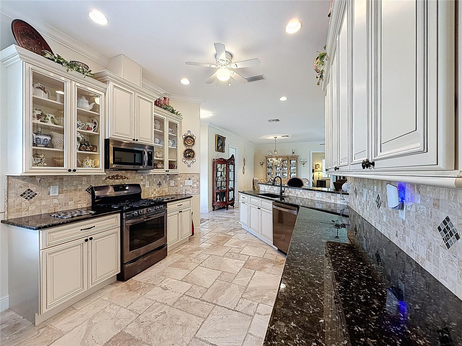 Image 15 of 39 For 9184 Deer Park Drive