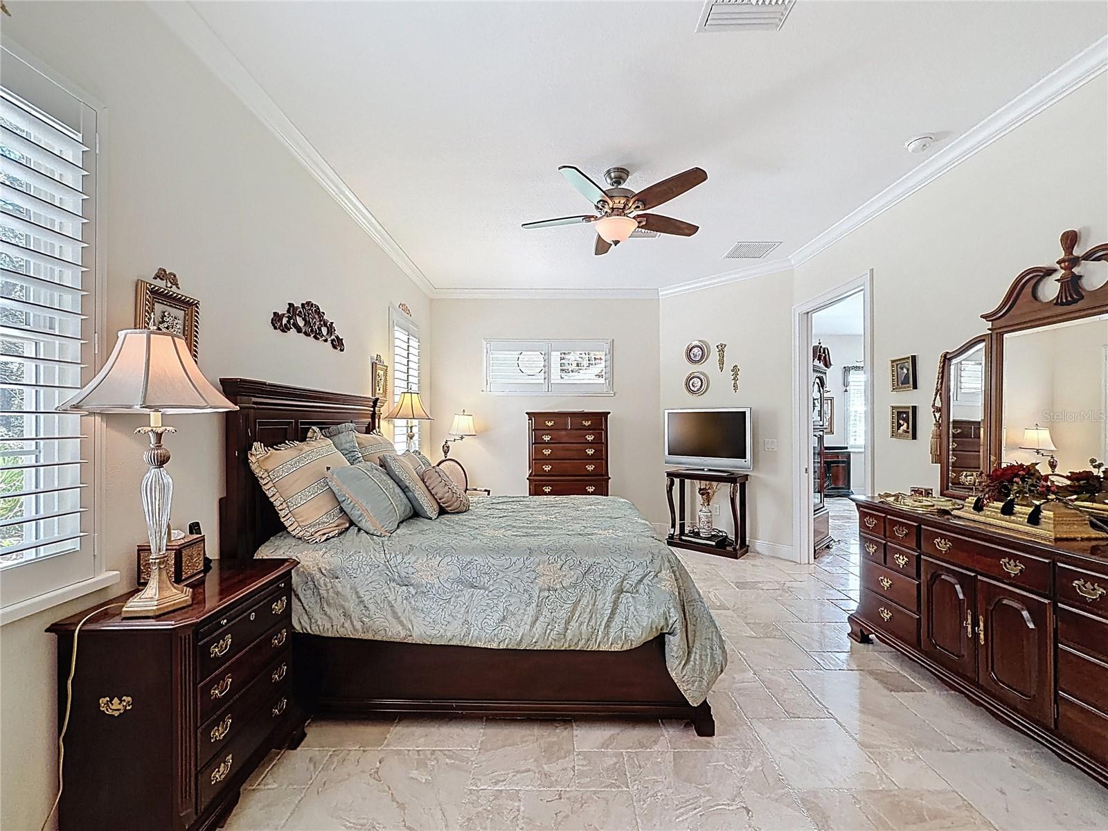 Image 23 of 39 For 9184 Deer Park Drive