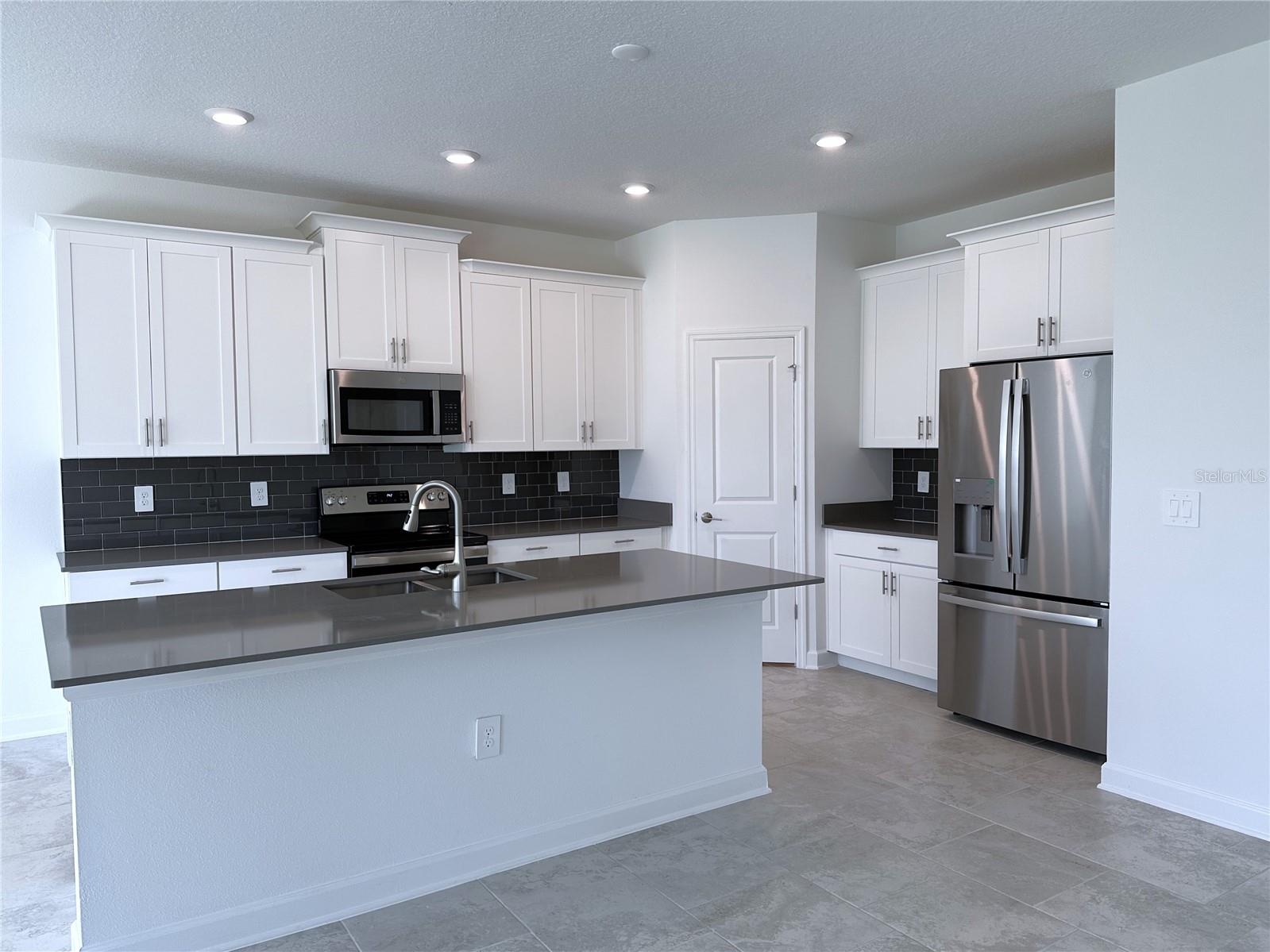 Image 11 of 43 For 3067 Camden Way