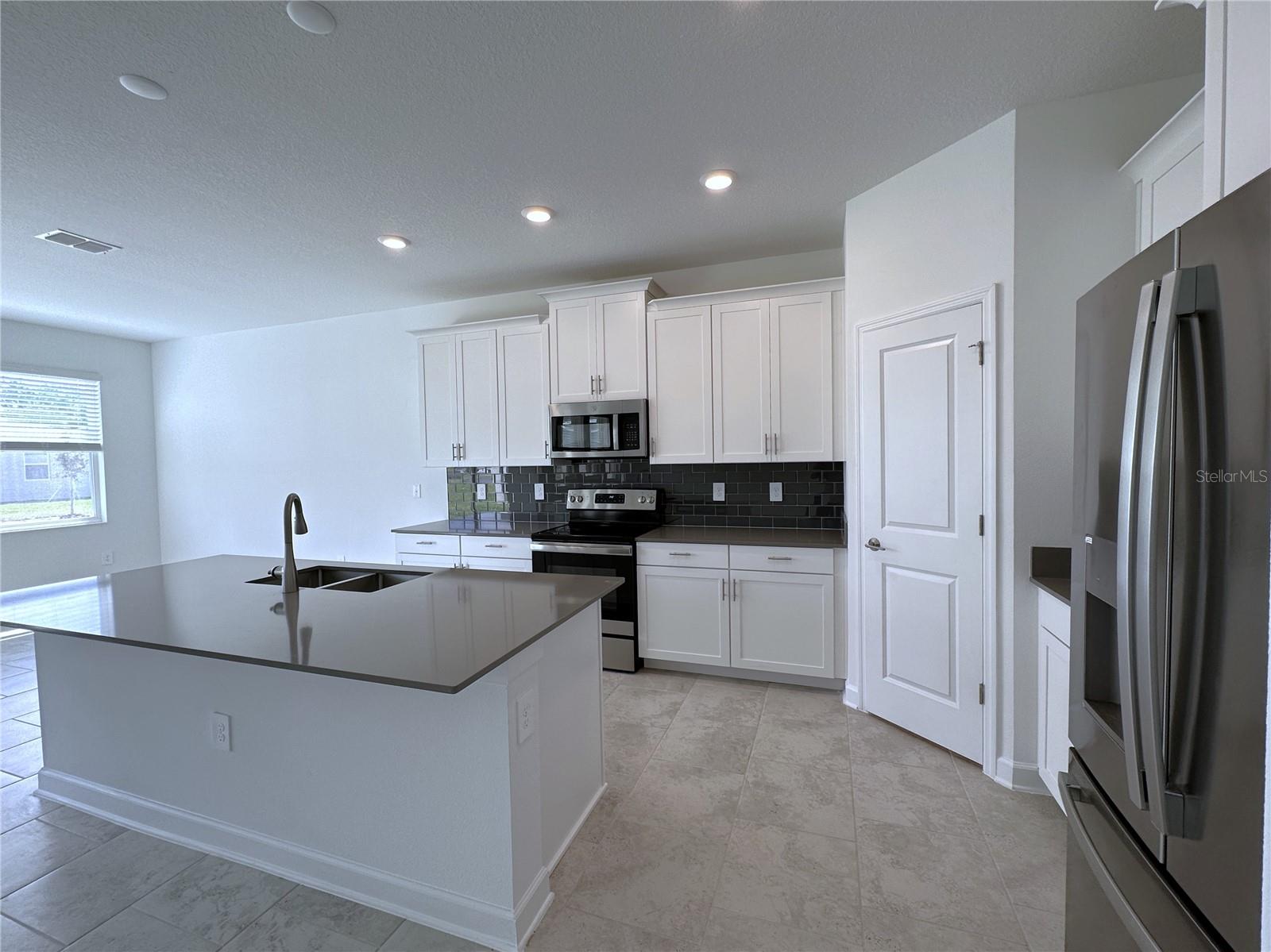 Image 12 of 43 For 3067 Camden Way