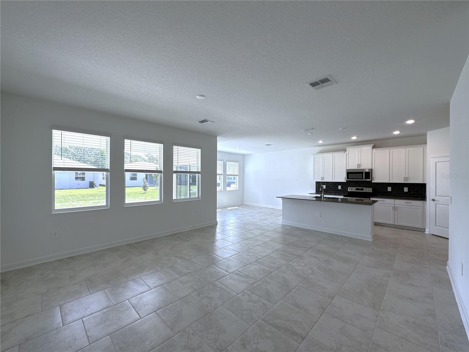 Image 5 of 43 For 3067 Camden Way