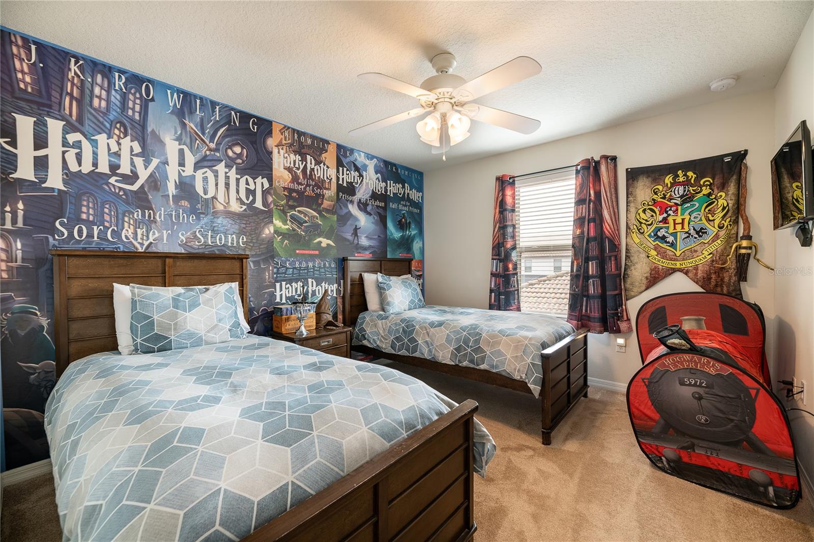 Image 15 of 50 For 9047 Rhodes Street