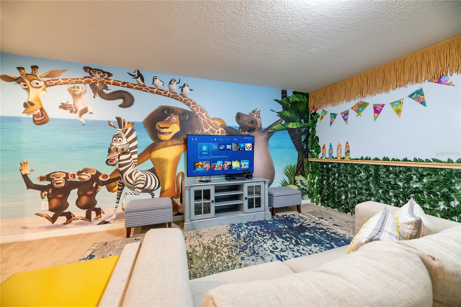 Image 19 of 50 For 9047 Rhodes Street