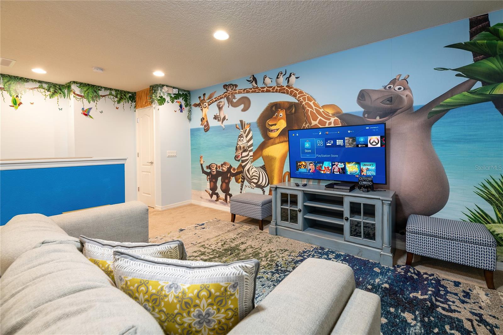 Image 20 of 50 For 9047 Rhodes Street