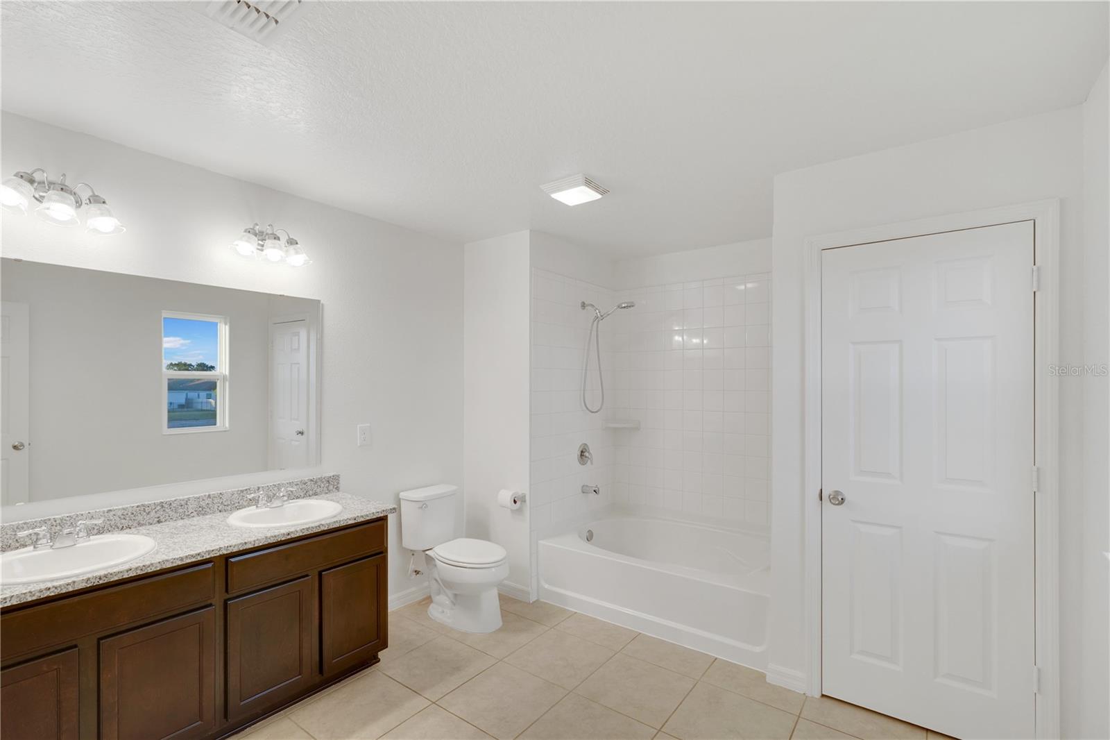 Image 23 of 31 For 13916 Rushing Creek Run