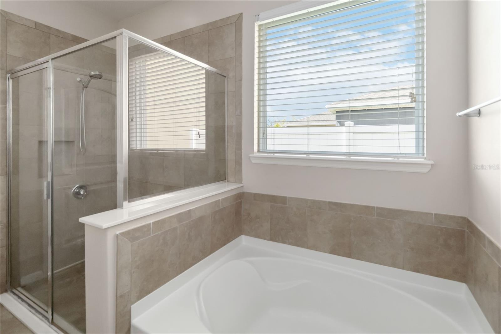 Image 17 of 53 For 1972 Beacon Landing Circle