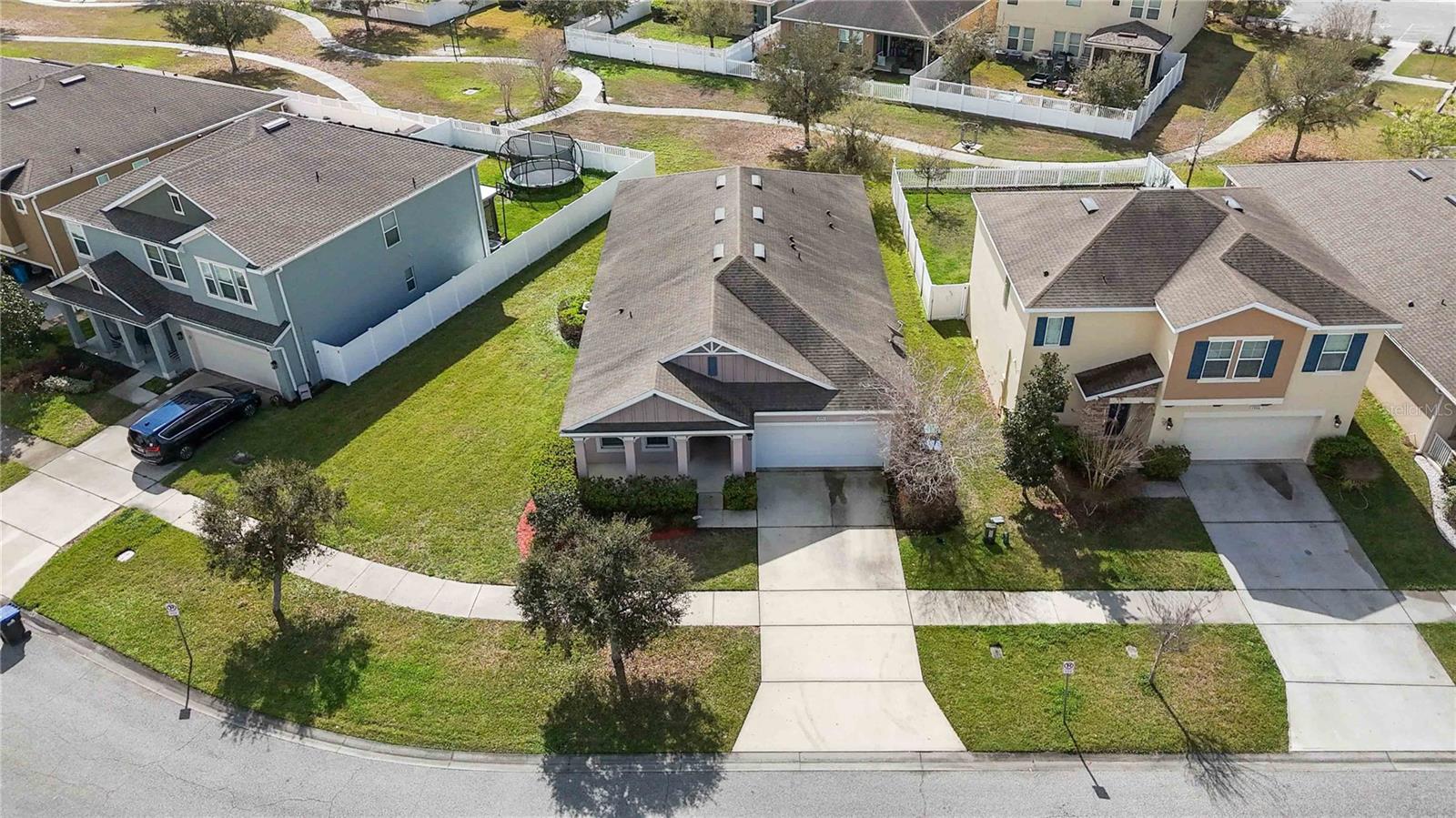 Image 34 of 53 For 1972 Beacon Landing Circle