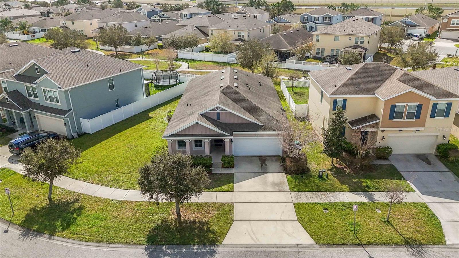 Image 36 of 53 For 1972 Beacon Landing Circle