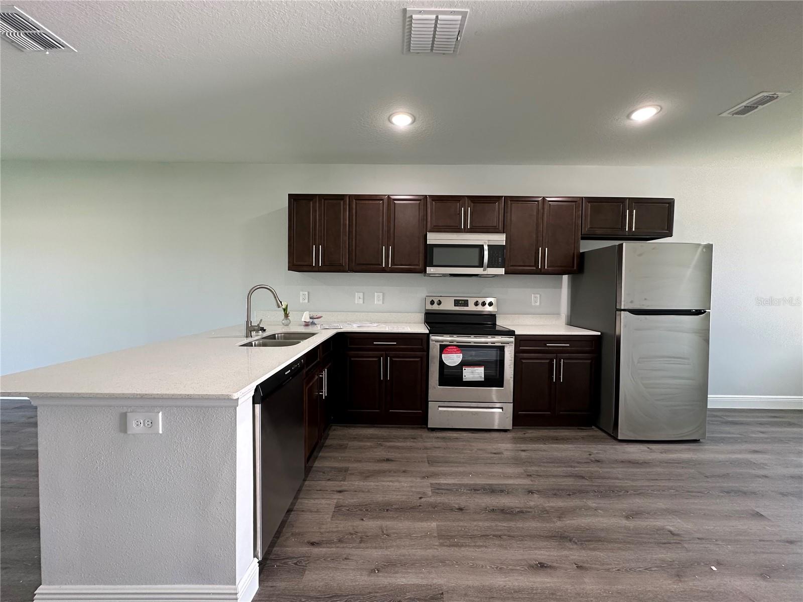 Image 5 of 18 For 513 Albatross Drive B