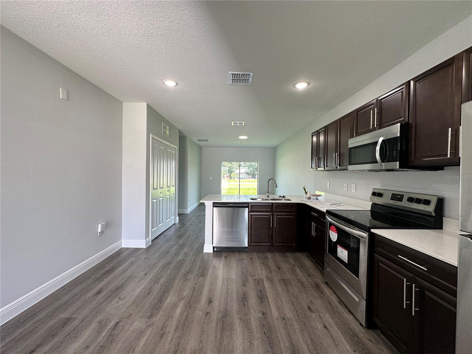 Image 6 of 18 For 513 Albatross Drive B