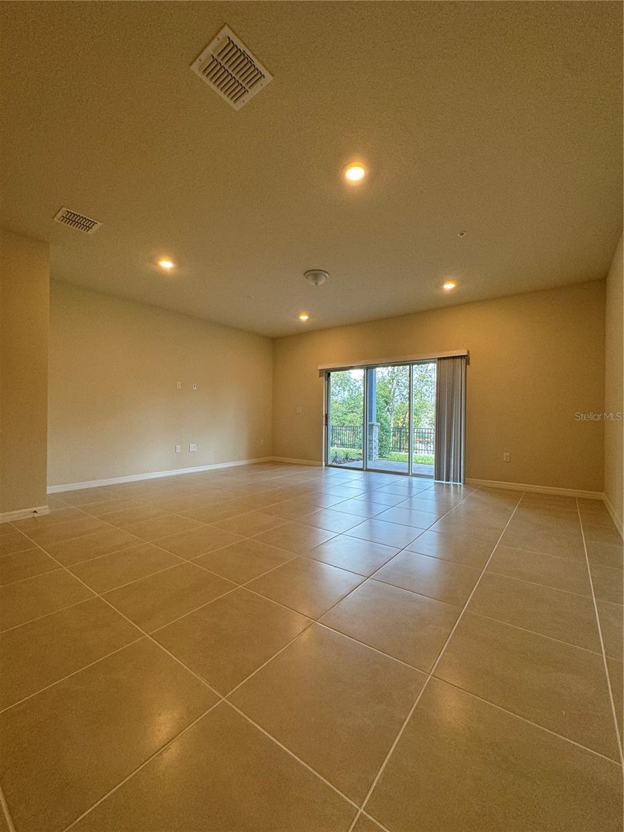 Image 5 of 22 For 105 Violet Vine Ln