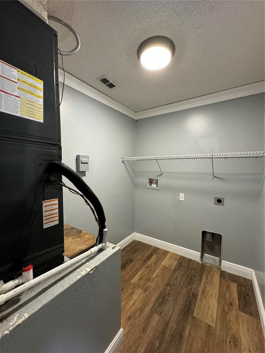 Image 25 of 40 For 604 Tamarin Lane