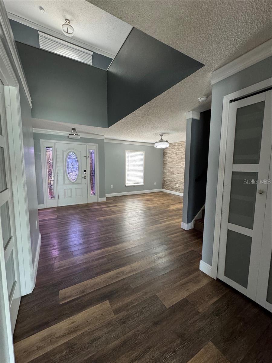 Image 3 of 40 For 604 Tamarin Lane