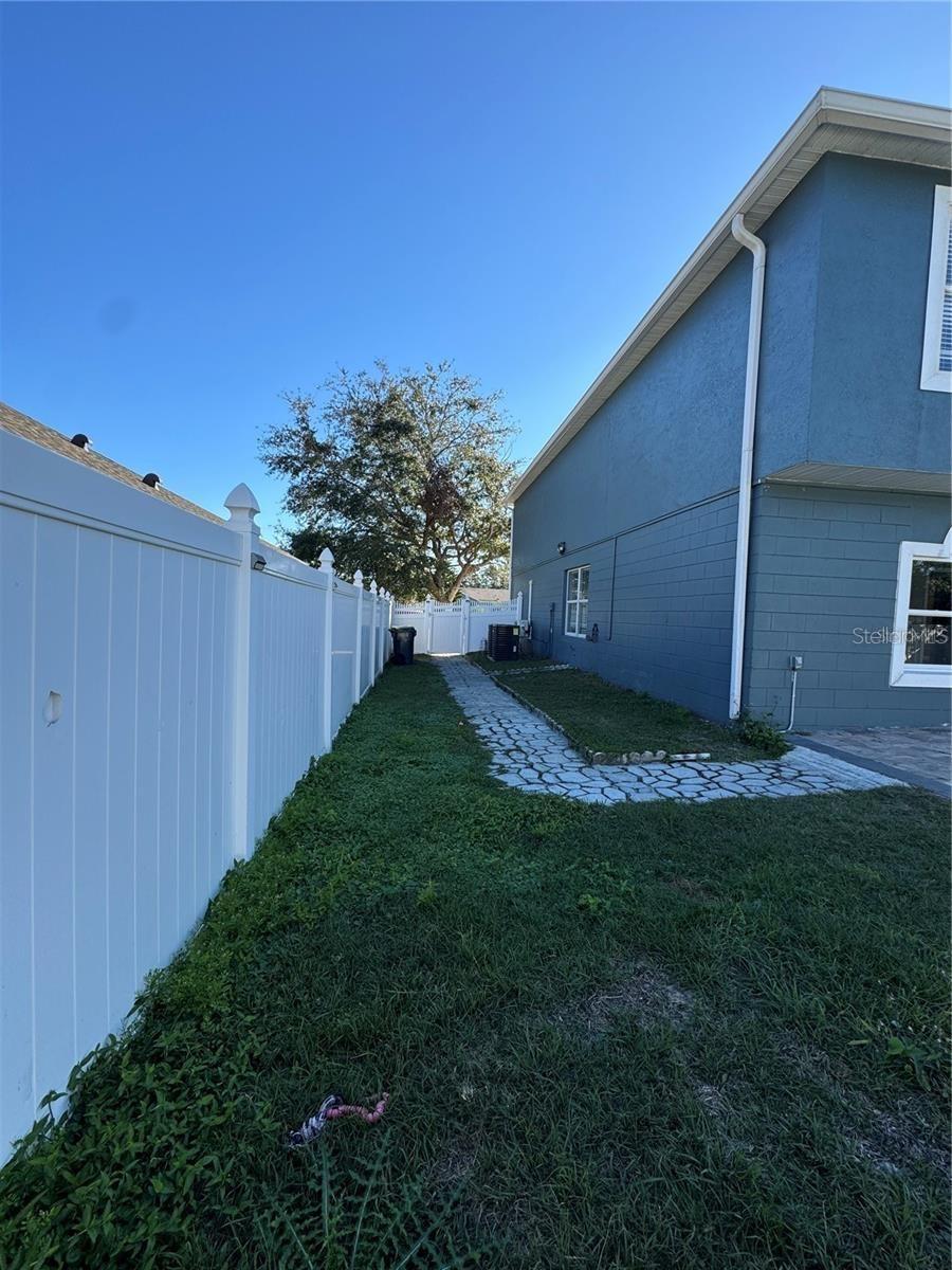 Image 36 of 40 For 604 Tamarin Lane