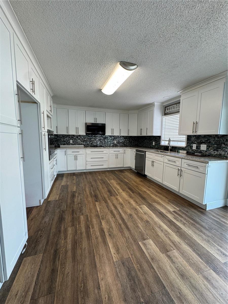 Image 6 of 40 For 604 Tamarin Lane