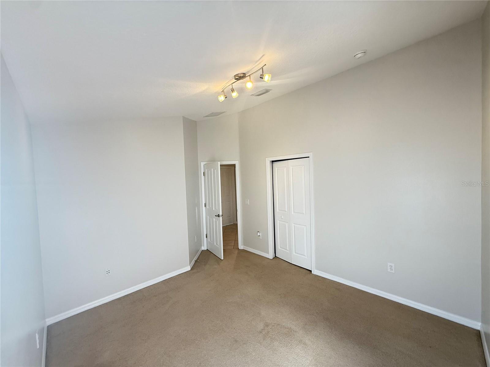 Image 27 of 32 For 6817 Cromwell Garden Drive