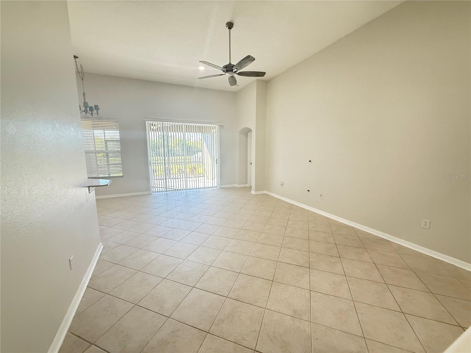 Image 8 of 32 For 6817 Cromwell Garden Drive