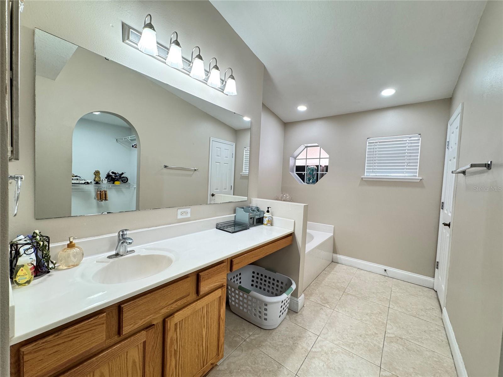 Image 11 of 24 For 220 Milford Street