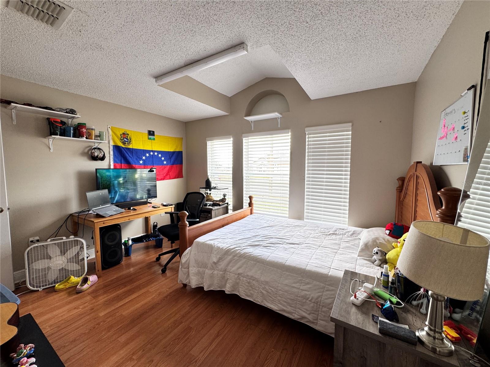 Image 16 of 24 For 220 Milford Street