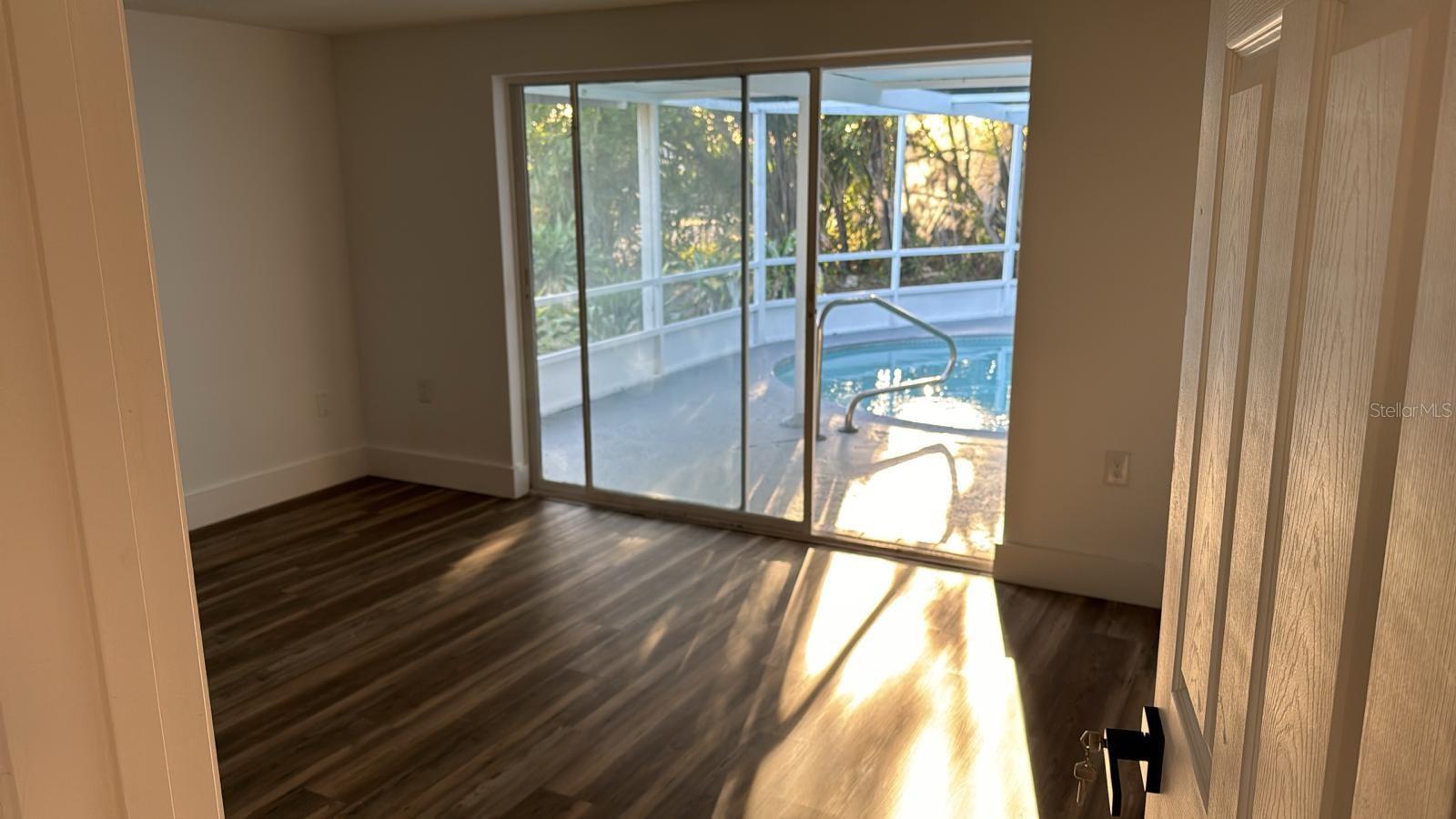 Image 11 of 21 For 1715 Kenilworth Street