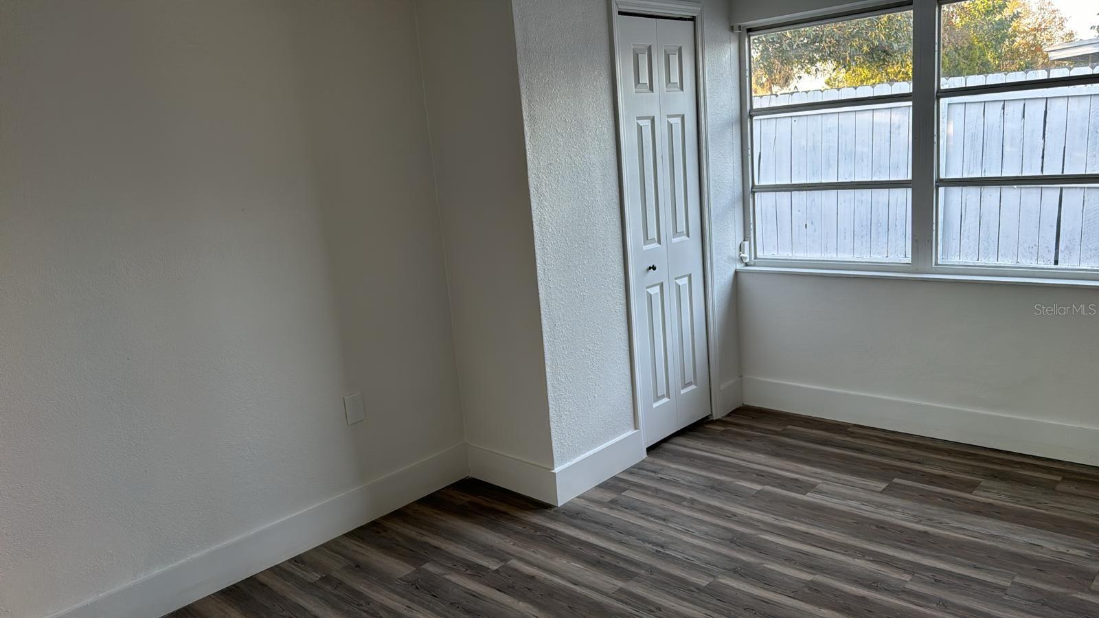 Image 17 of 21 For 1715 Kenilworth Street