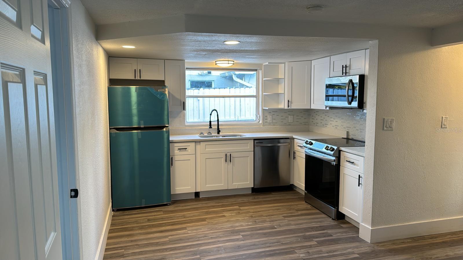 Image 4 of 21 For 1715 Kenilworth Street