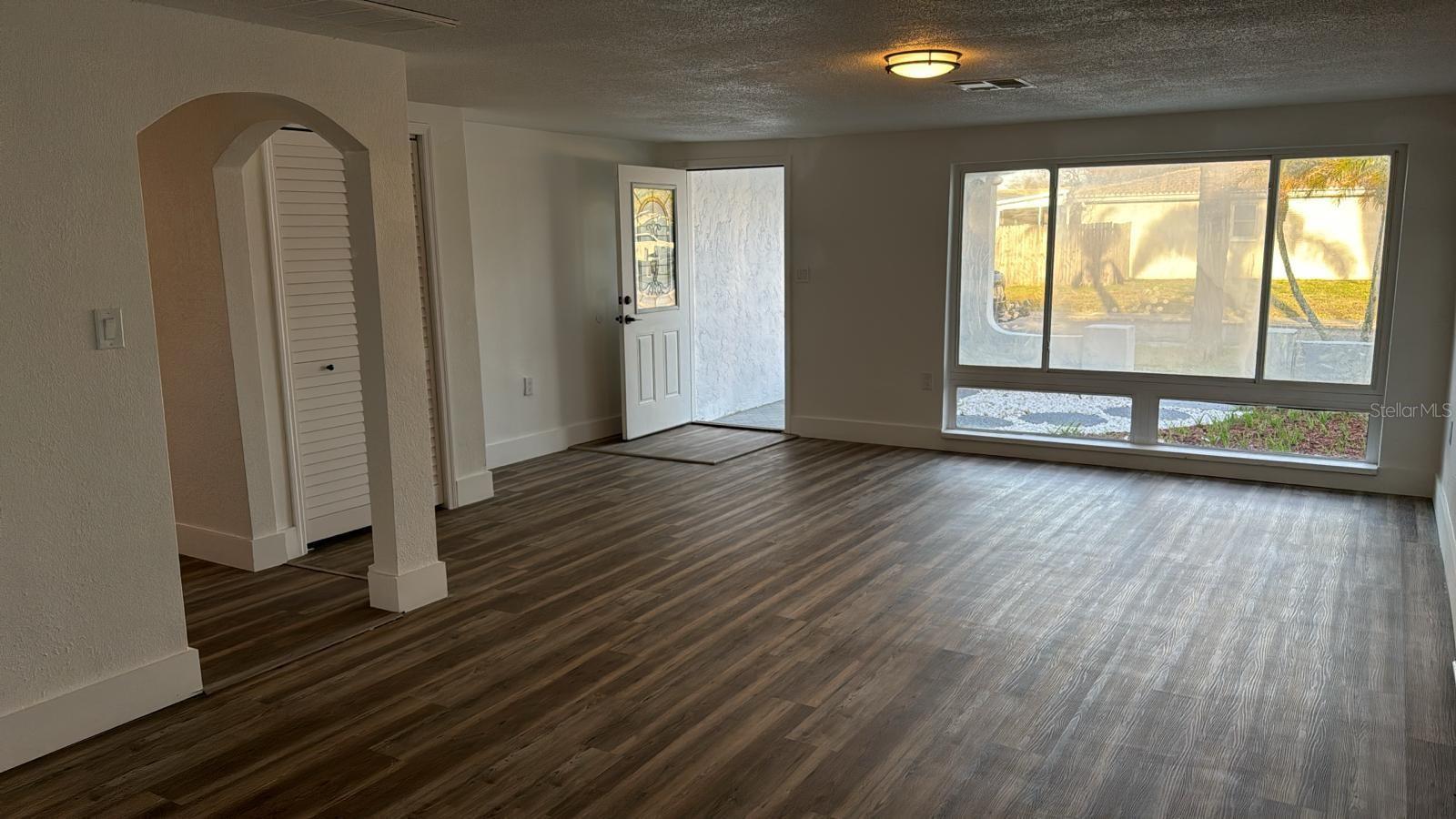 Image 7 of 21 For 1715 Kenilworth Street