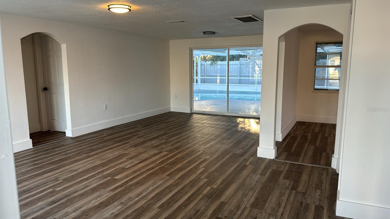 Image 8 of 21 For 1715 Kenilworth Street