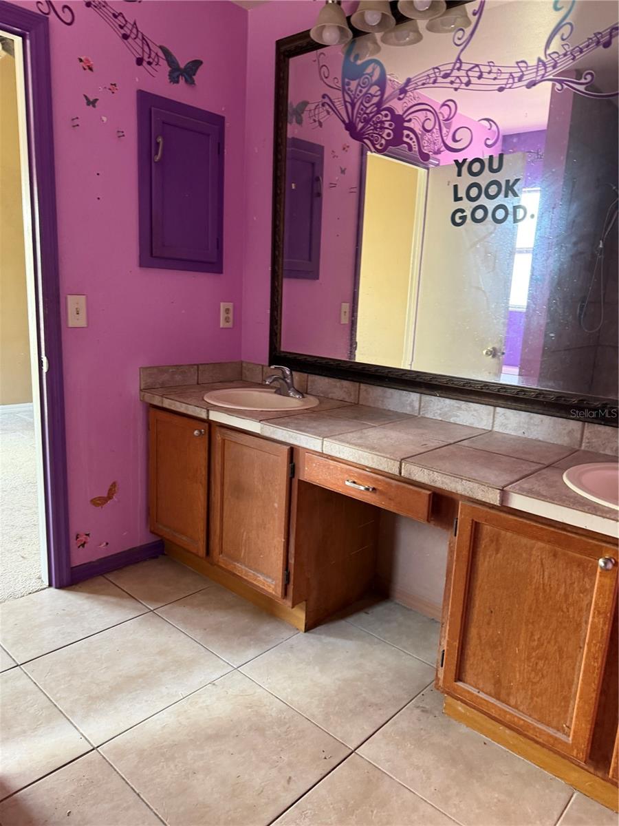 Image 11 of 18 For 925 Old Mail Lane