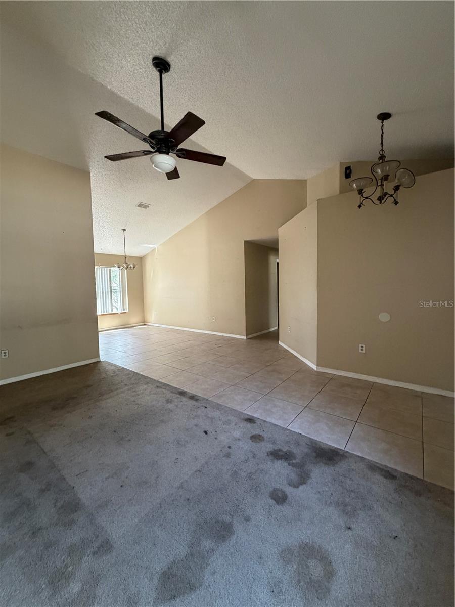 Image 6 of 18 For 925 Old Mail Lane