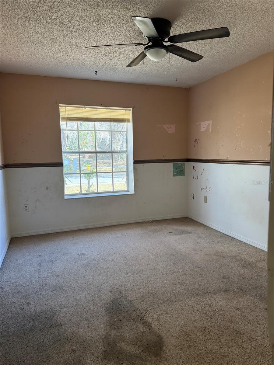 Image 8 of 18 For 925 Old Mail Lane