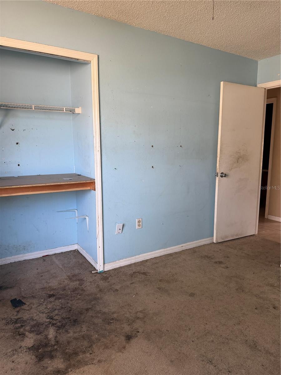 Image 9 of 18 For 925 Old Mail Lane